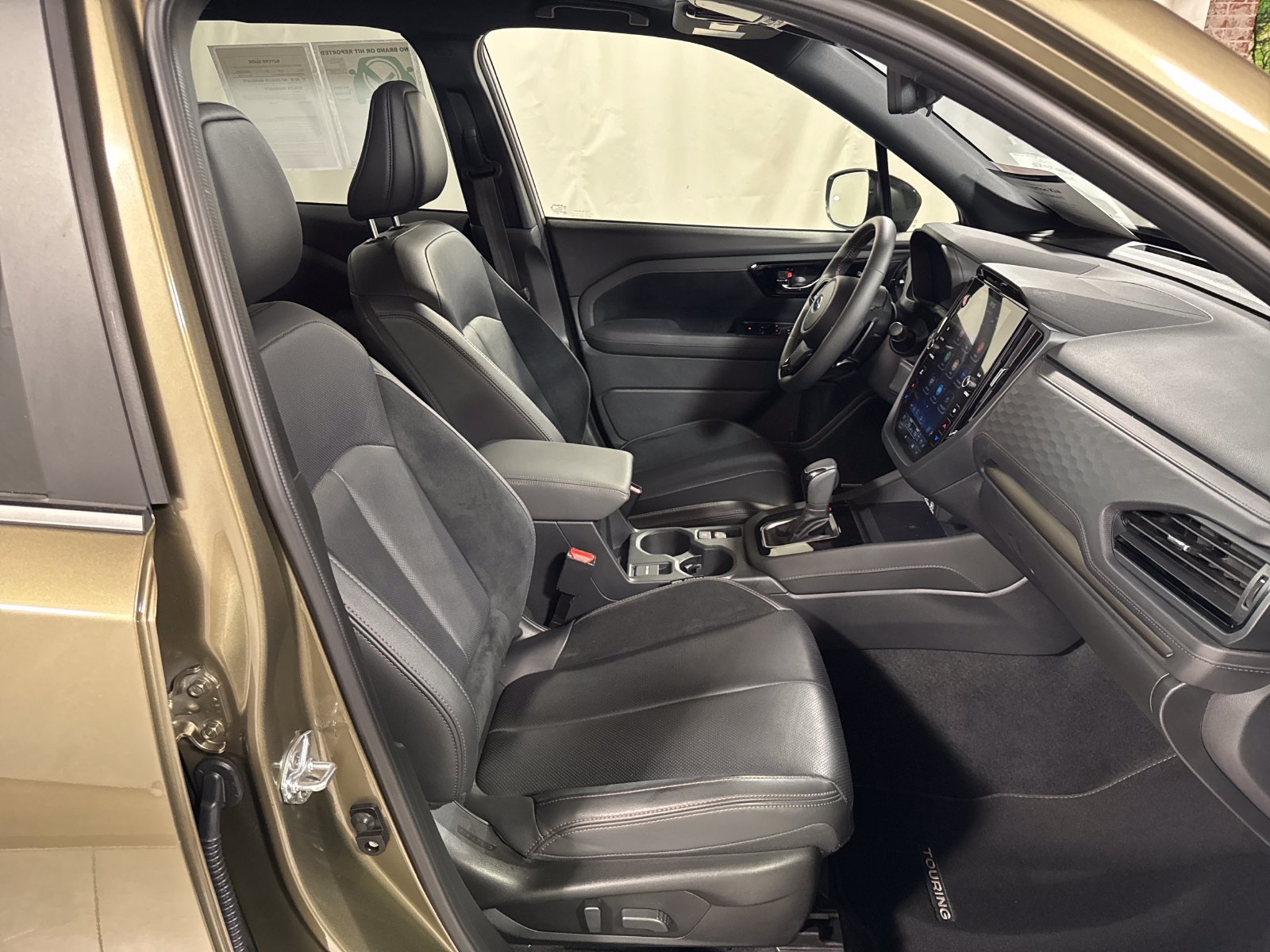 Used 2025 Subaru Forester Touring w/ Popular Package - Touring AWD/4WD image 28
