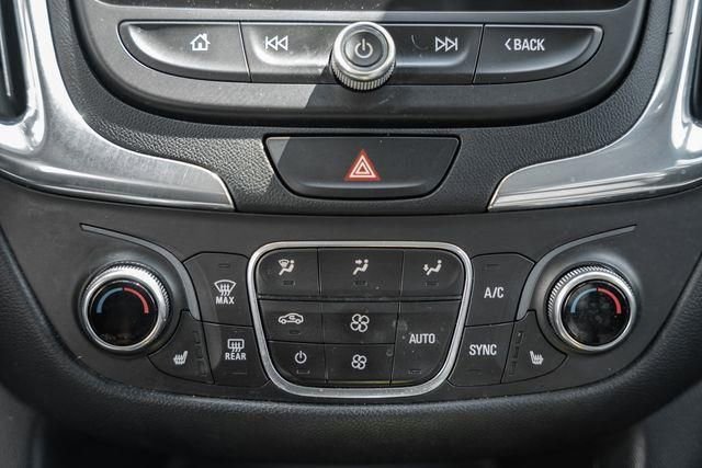 Used 2018 Chevrolet Equinox LT w/ Sun & Infotainment Package image 24