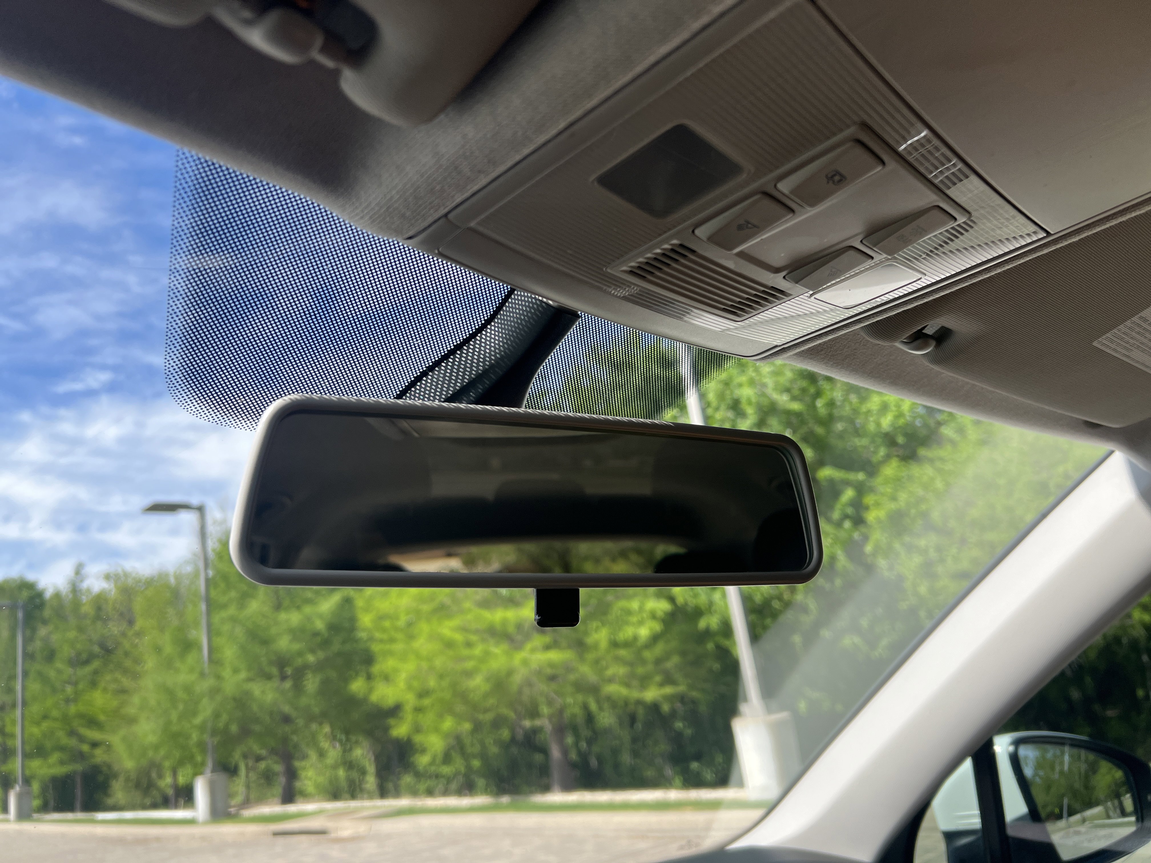 Used 2018 Volkswagen Tiguan SE image 24