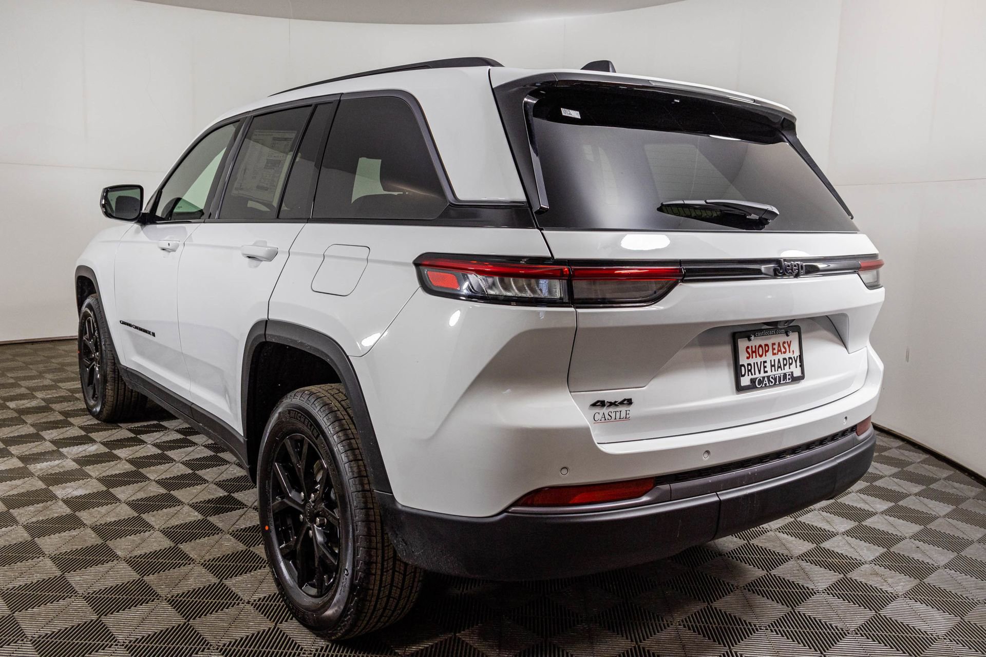 New 2026 Jeep Grand Cherokee Altitude image 18