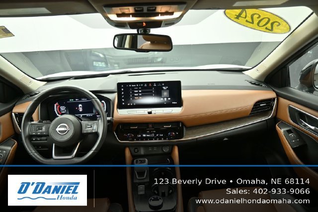 Used 2024 Nissan Rogue Platinum w/ Platinum Premium Package AWD/4WD image 26