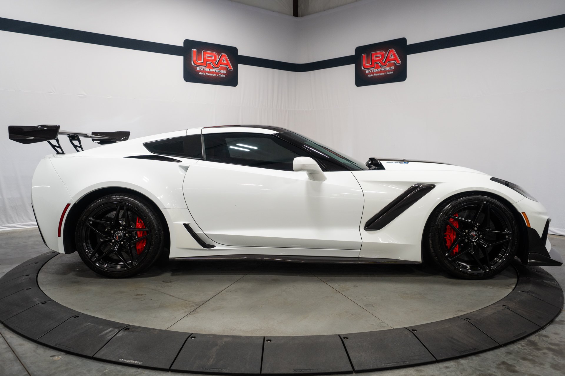Used 2019 Chevrolet Corvette ZR1 RWD image 10
