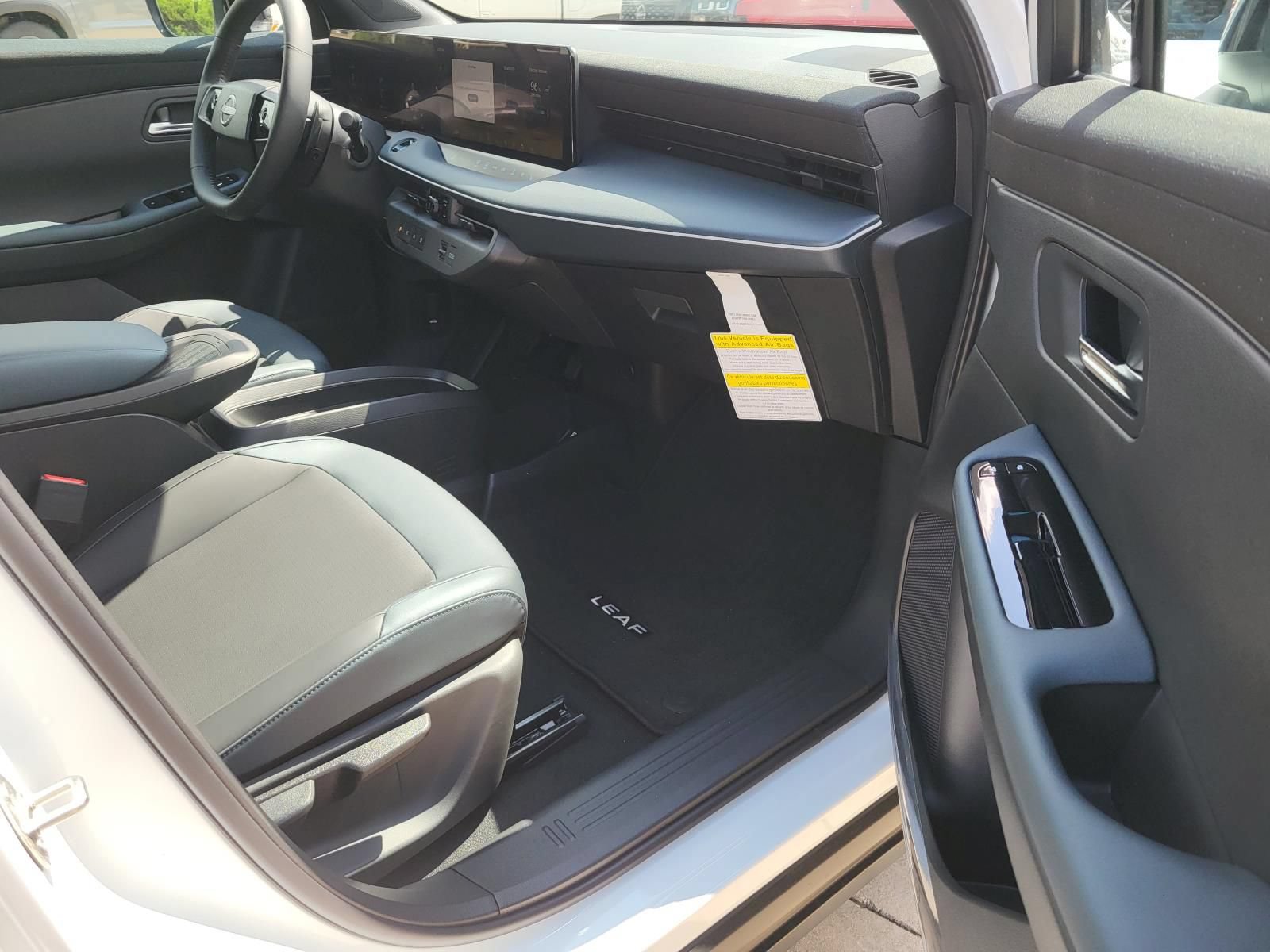 New 2026 Nissan Leaf SV+ w/ Floor Mat Package (SV+) FWD image 10