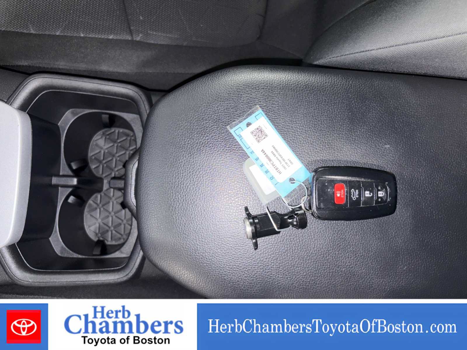 Used 2023 Toyota RAV4 XLE w/ Convenience Package AWD/4WD image 9