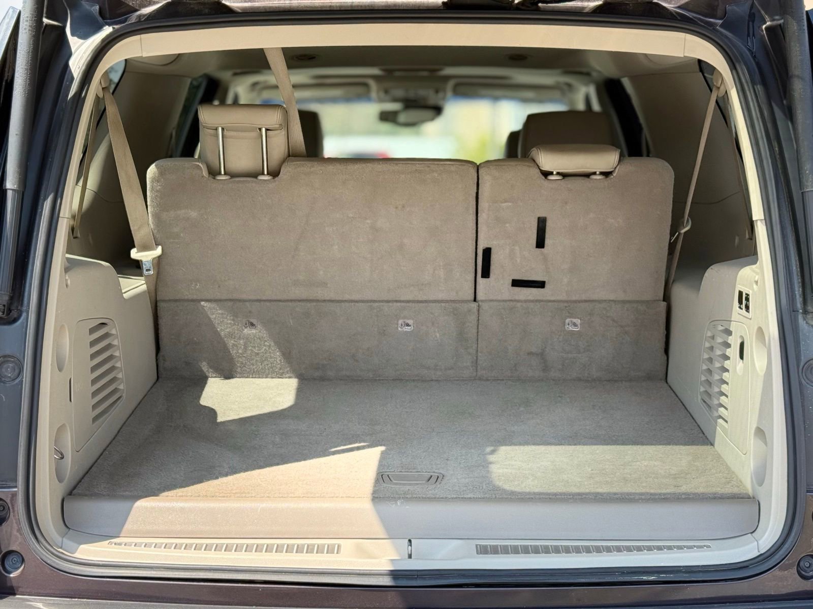 Used 2016 GMC Yukon XL Denali w/ Enhanced Security Package image 51