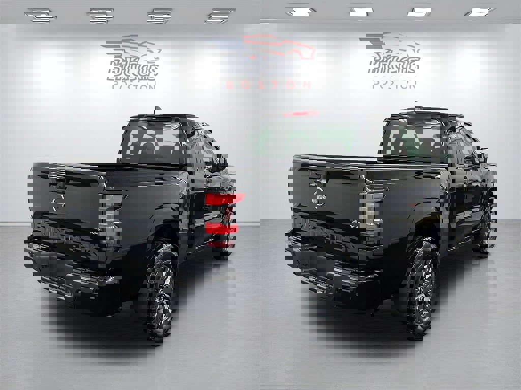 Used 2025 Nissan Frontier SV image 4