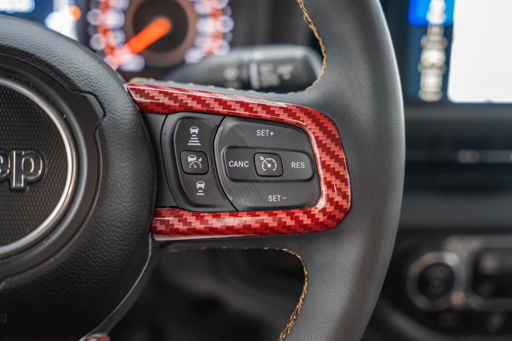 Used 2024 Jeep Wrangler Unlimited Sahara w/ Technology Group AWD/4WD image 31