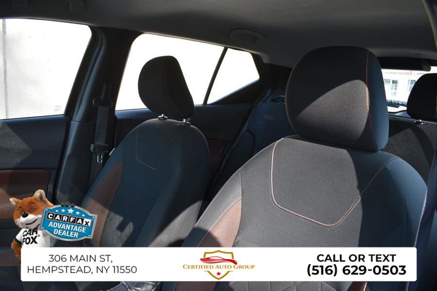 Used 2020 Nissan Kicks SR FWD image 10
