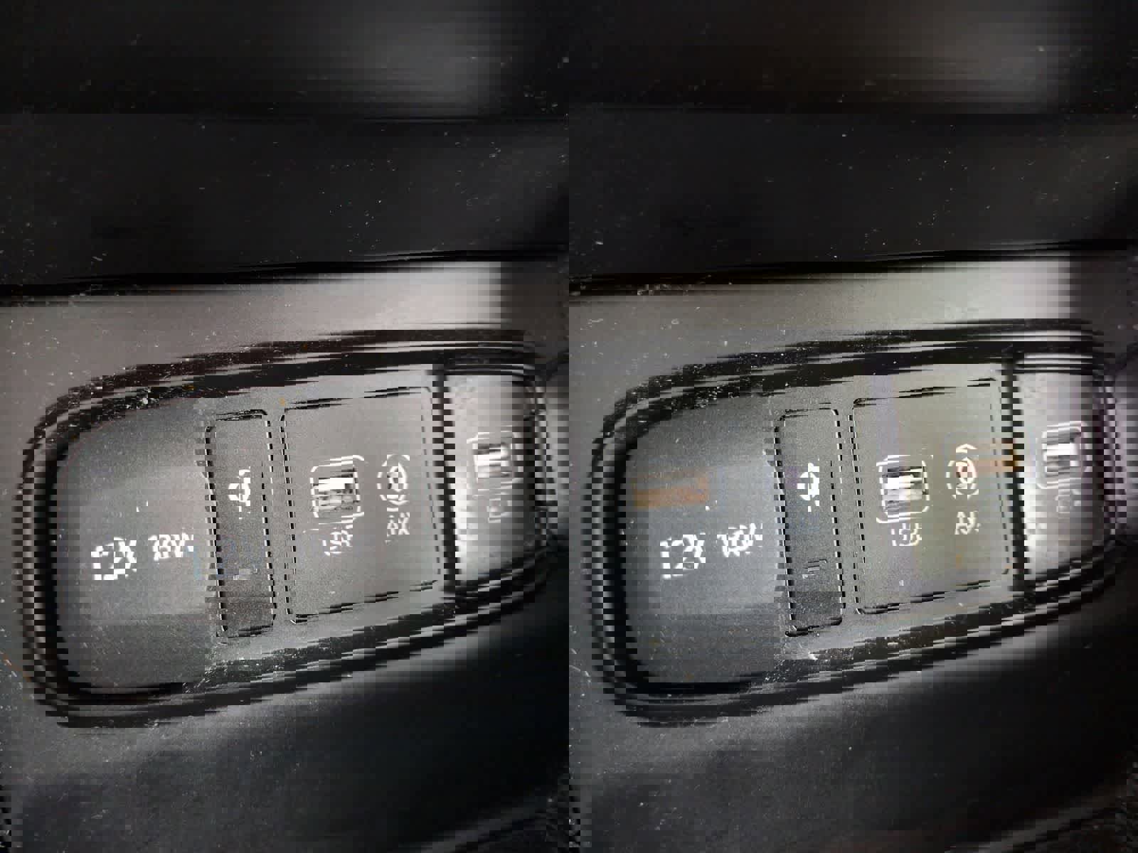 Used 2020 Hyundai Santa Fe SEL w/ Convenience + Premium Package image 29