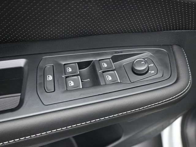 New 2026 Volkswagen Atlas Cross Sport SE image 13