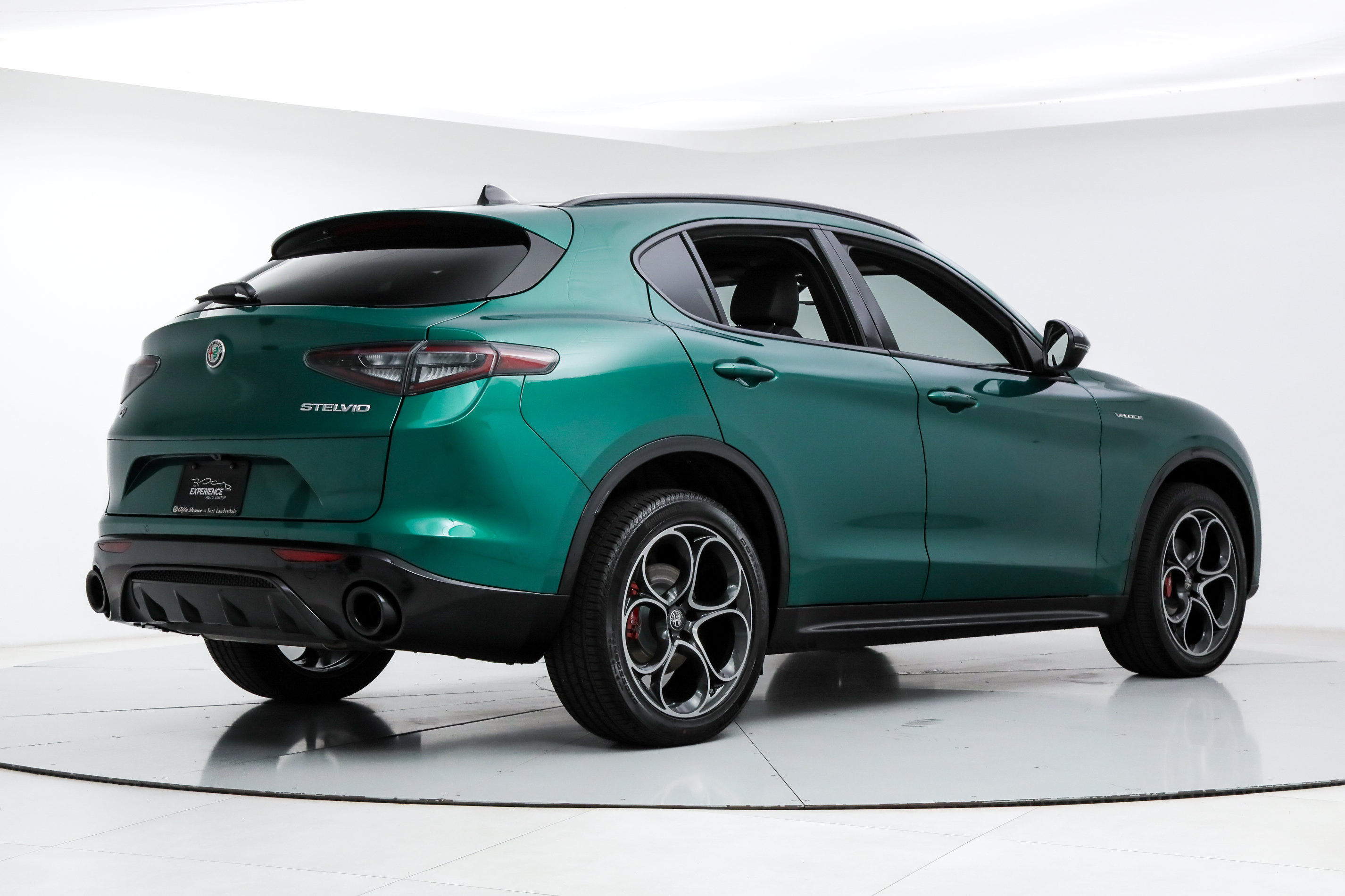 New 2026 Alfa Romeo Stelvio Sprint w/ Convenience Package AWD/4WD image 5