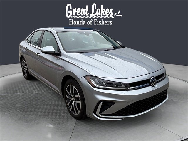 Used 2025 Volkswagen Jetta SE w/ Sunroof Package image 7