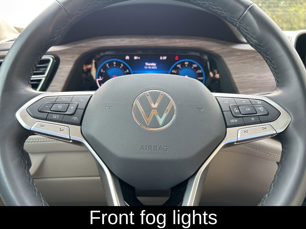 Certified 2025 Volkswagen Atlas SEL Premium R-Line image 24