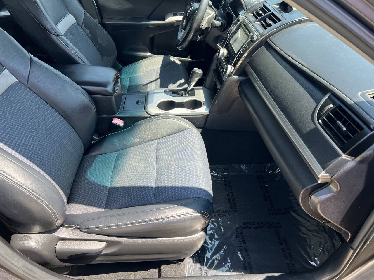 Used 2014 Toyota Camry SE FWD image 10