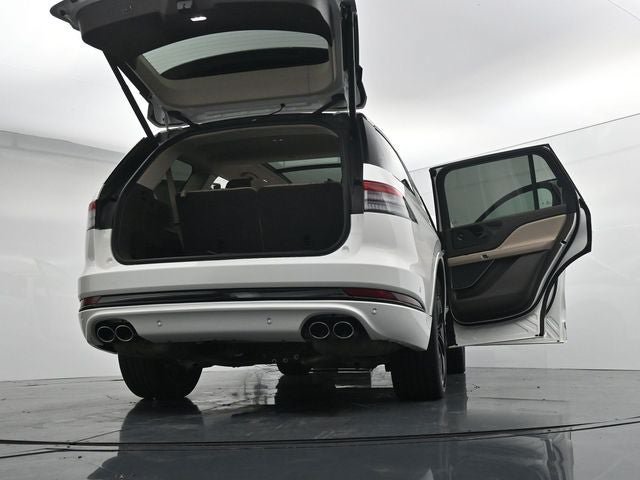 Used 2023 Lincoln Aviator Reserve w/ Equipment Group 201A AWD/4WD image 45