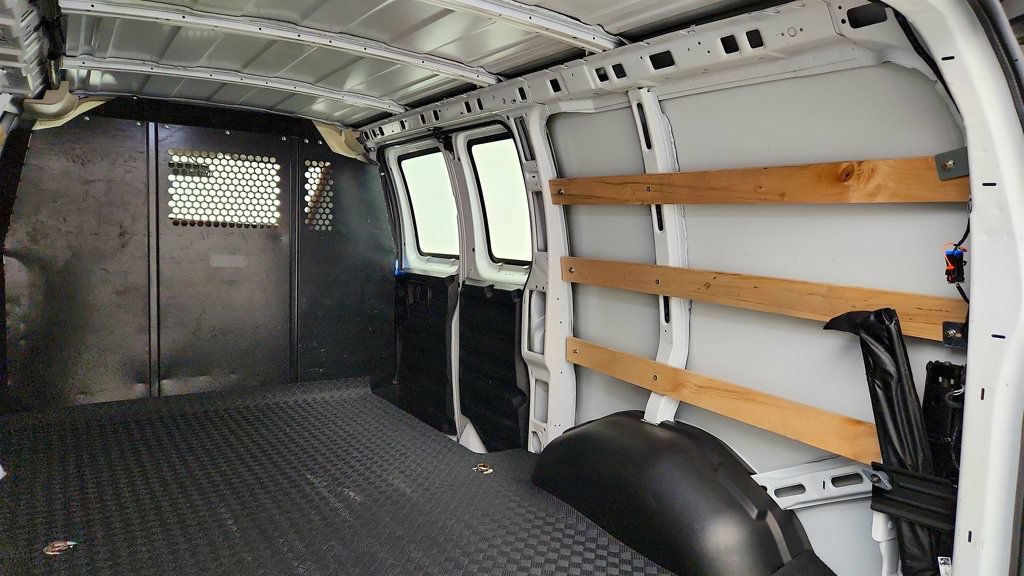 Used 2025 Chevrolet Express 2500 w/ Driver Convenience Package RWD image 21