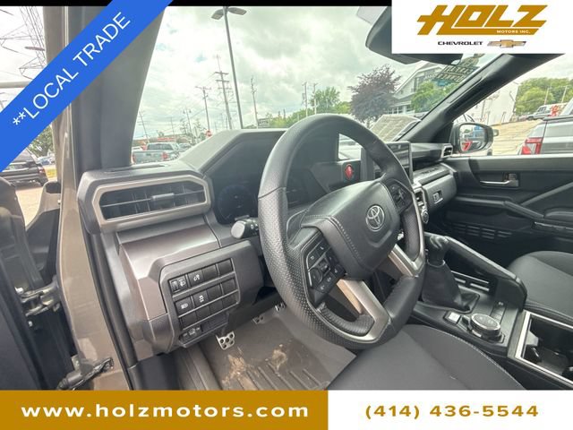 Used 2024 Toyota Tacoma TRD Sport AWD/4WD image 2