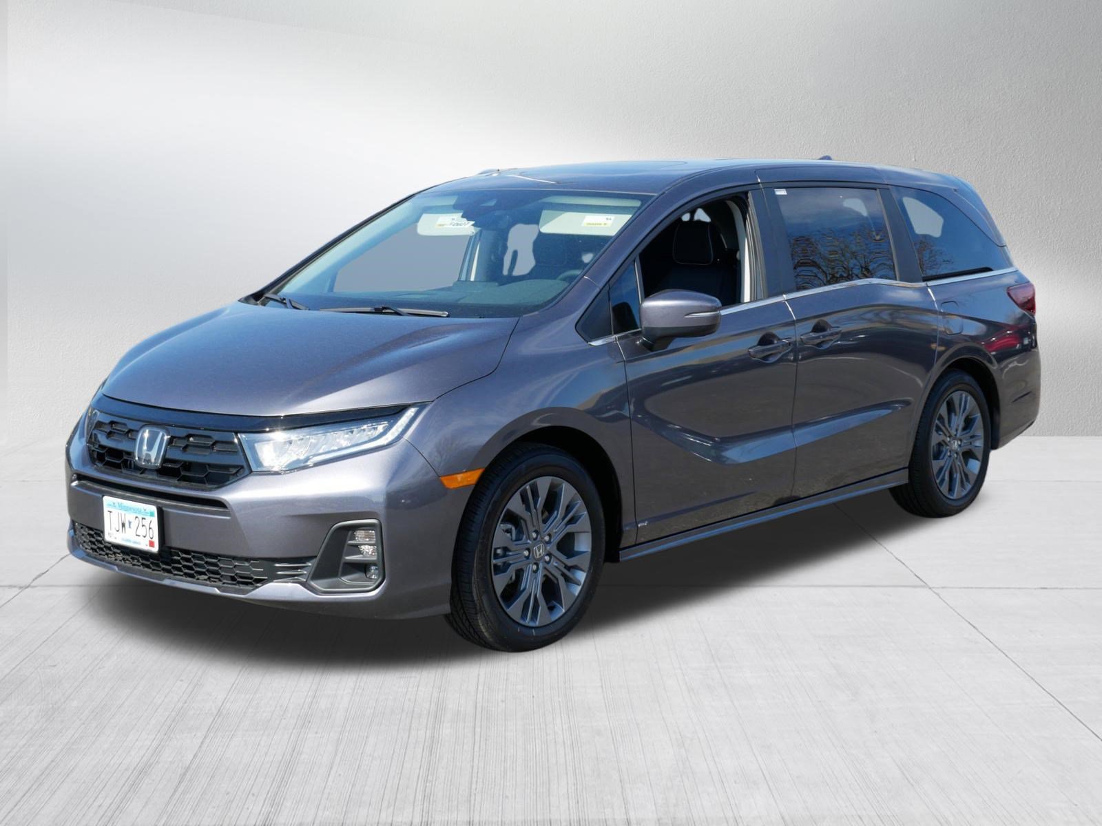 Certified 2026 Honda Odyssey Touring image 3
