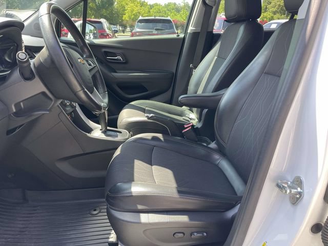 Used 2020 Chevrolet Trax LT w/ LT Convenience Package FWD image 15