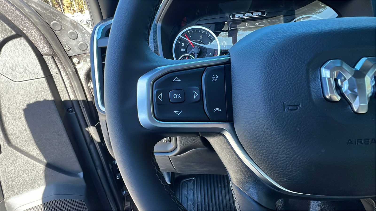 New 2025 RAM 5500 4x4 Regular Cab image 25