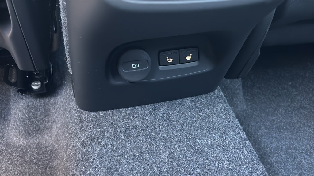 New 2026 Volvo XC40 B5 Plus w/ Protection Package Premier AWD/4WD image 9