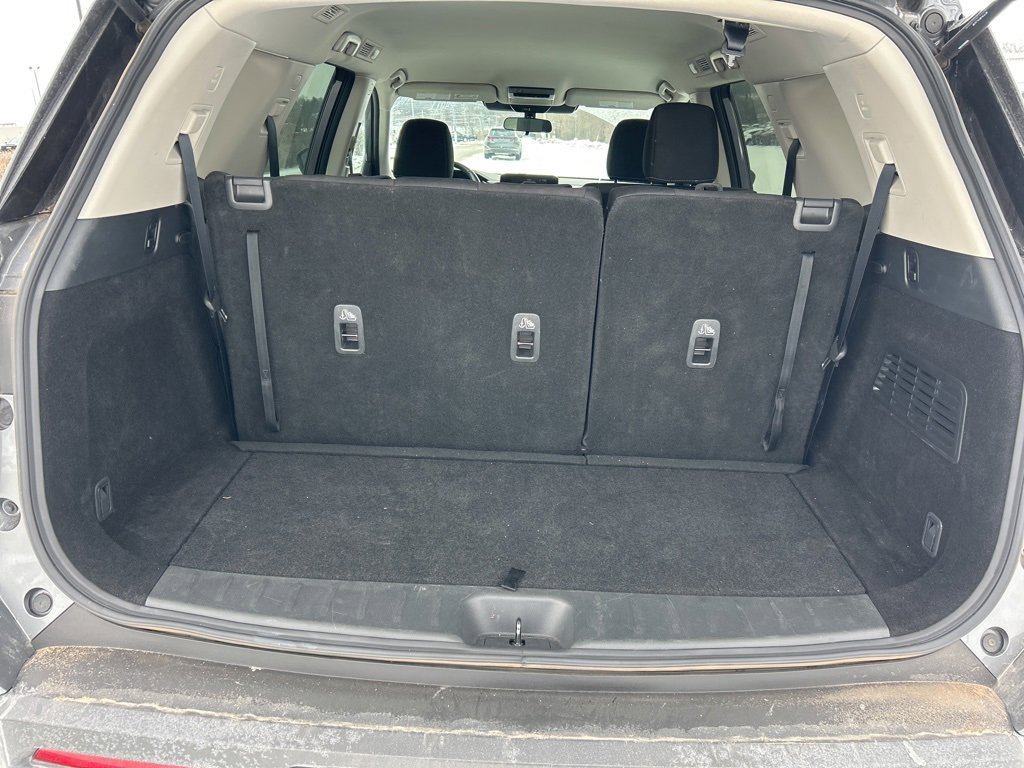 Used 2024 Nissan Pathfinder SV image 11