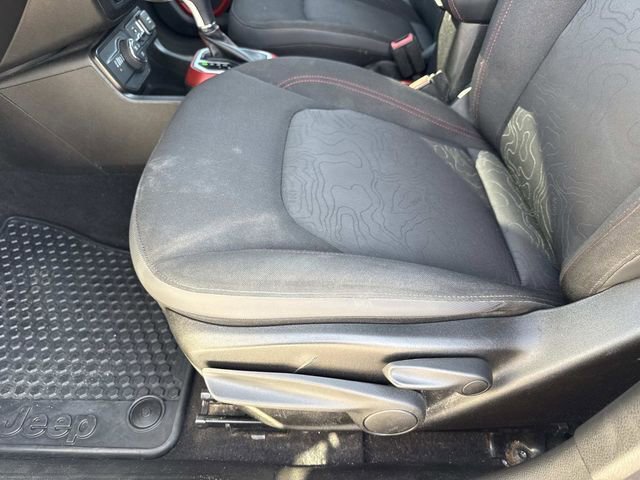 Used 2020 Jeep Renegade Trailhawk AWD/4WD image 19