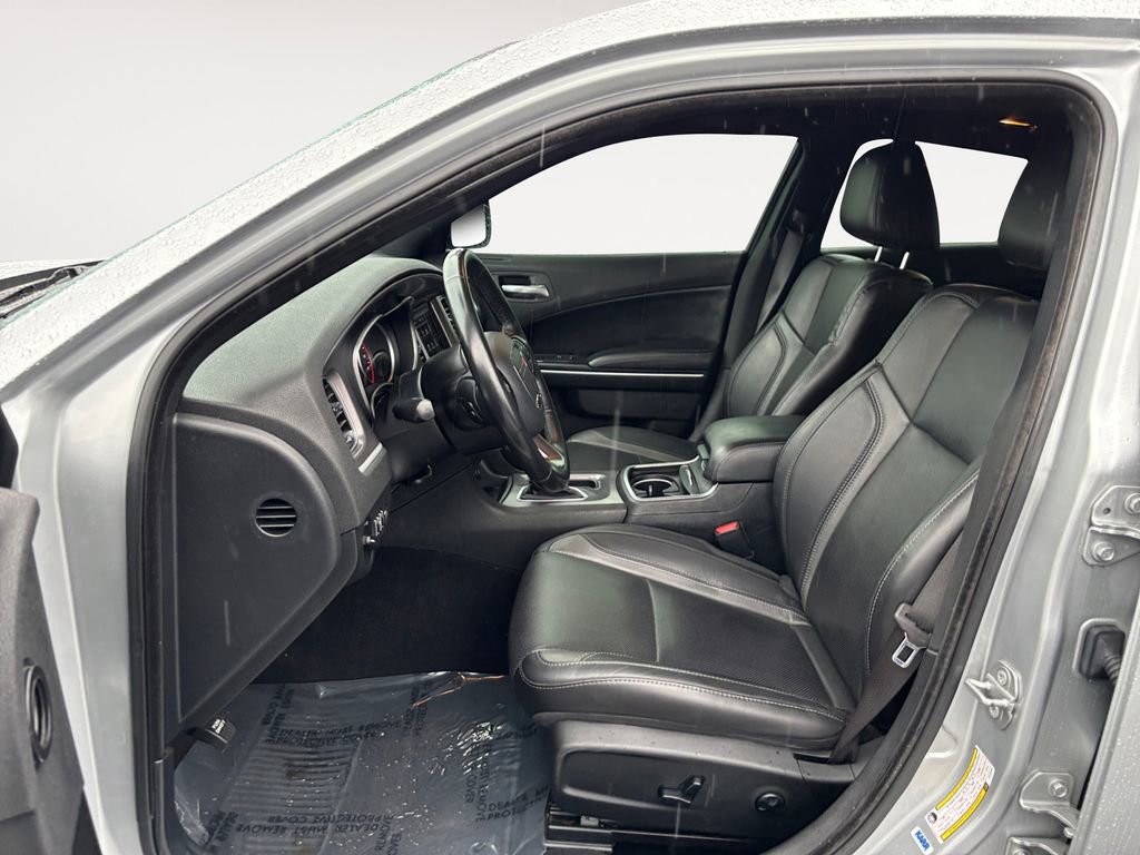 Used 2020 Dodge Charger SXT w/ Leather Interior Group image 17
