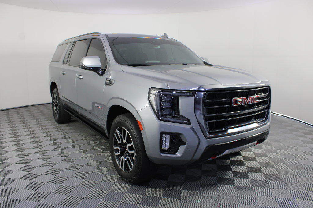 Used 2023 GMC Yukon XL AT4 w/ AT4 Premium Package AWD/4WD image 32