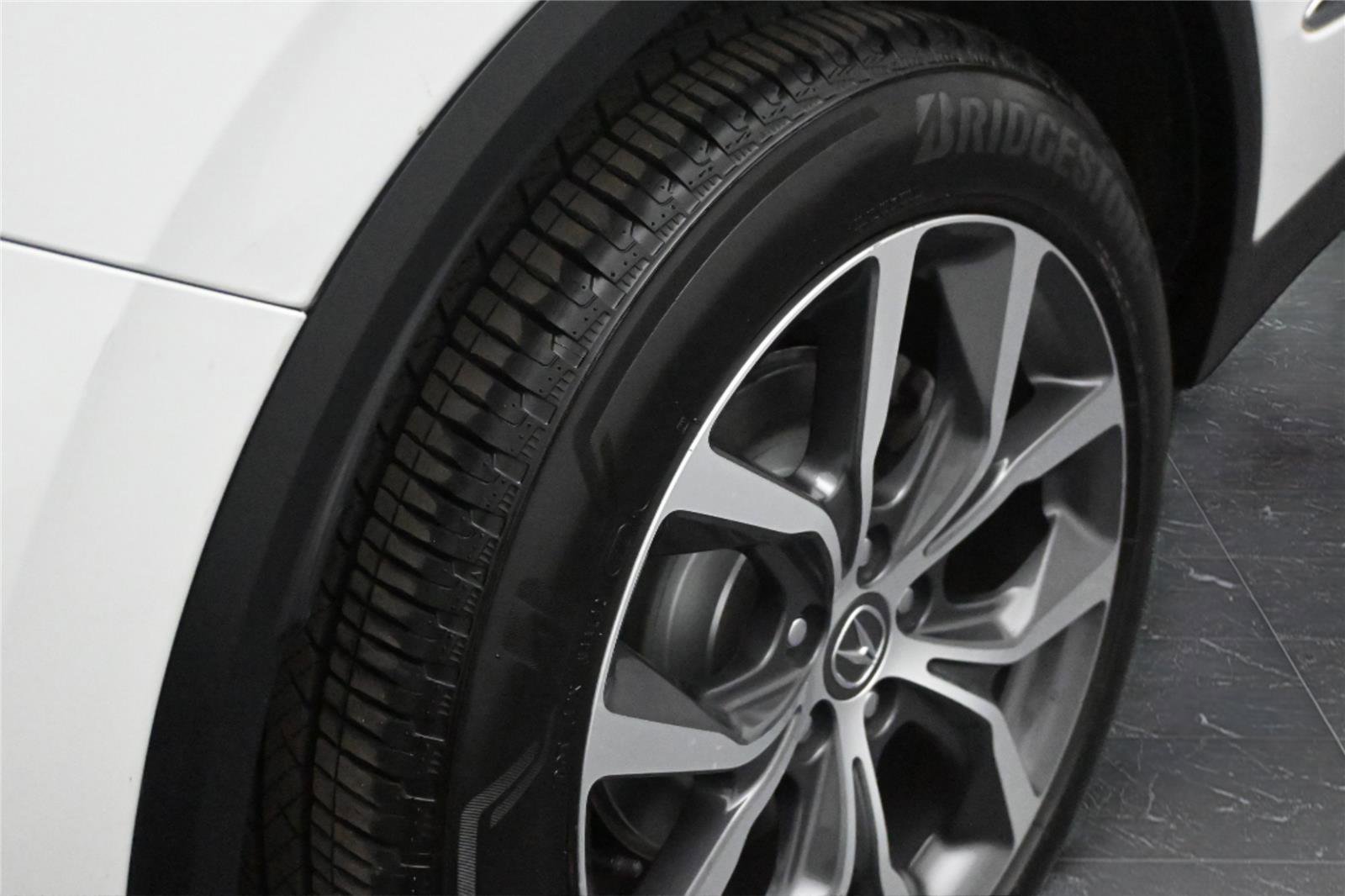 Certified 2024 Acura MDX SH-AWD w/ Technology Package image 12