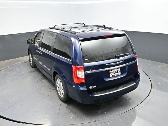 Used 2012 Chrysler Town & Country Touring-L w/ Entertainment Group #2 FWD image 23