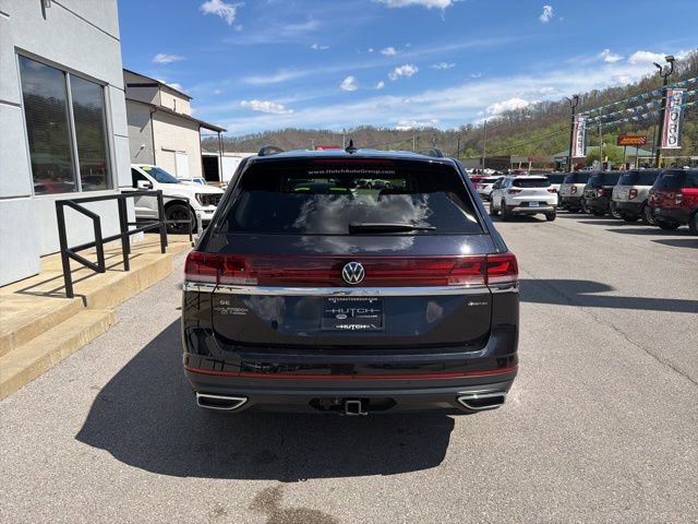 Used 2025 Volkswagen Atlas SE AWD/4WD image 4