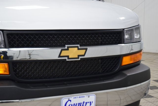Used 2024 Chevrolet Express 2500 Work Van w/ Driver Convenience Package image 5