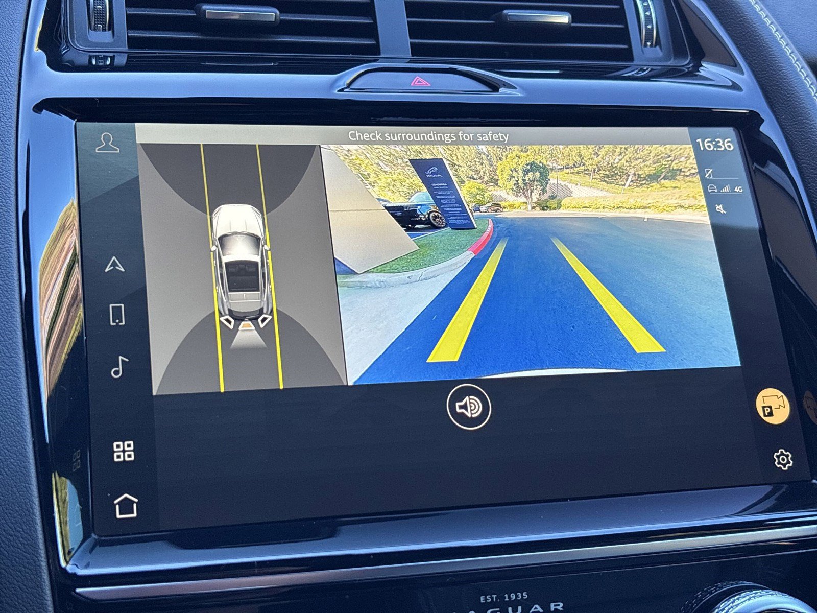 Used 2024 Jaguar E-PACE R-Dynamic SE image 25