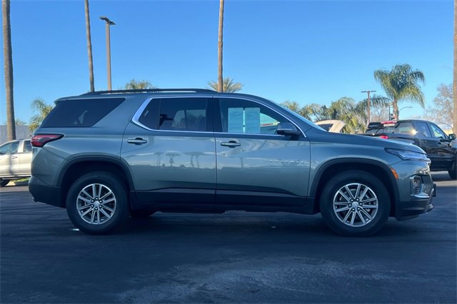 Used 2023 Chevrolet Traverse LT image 3