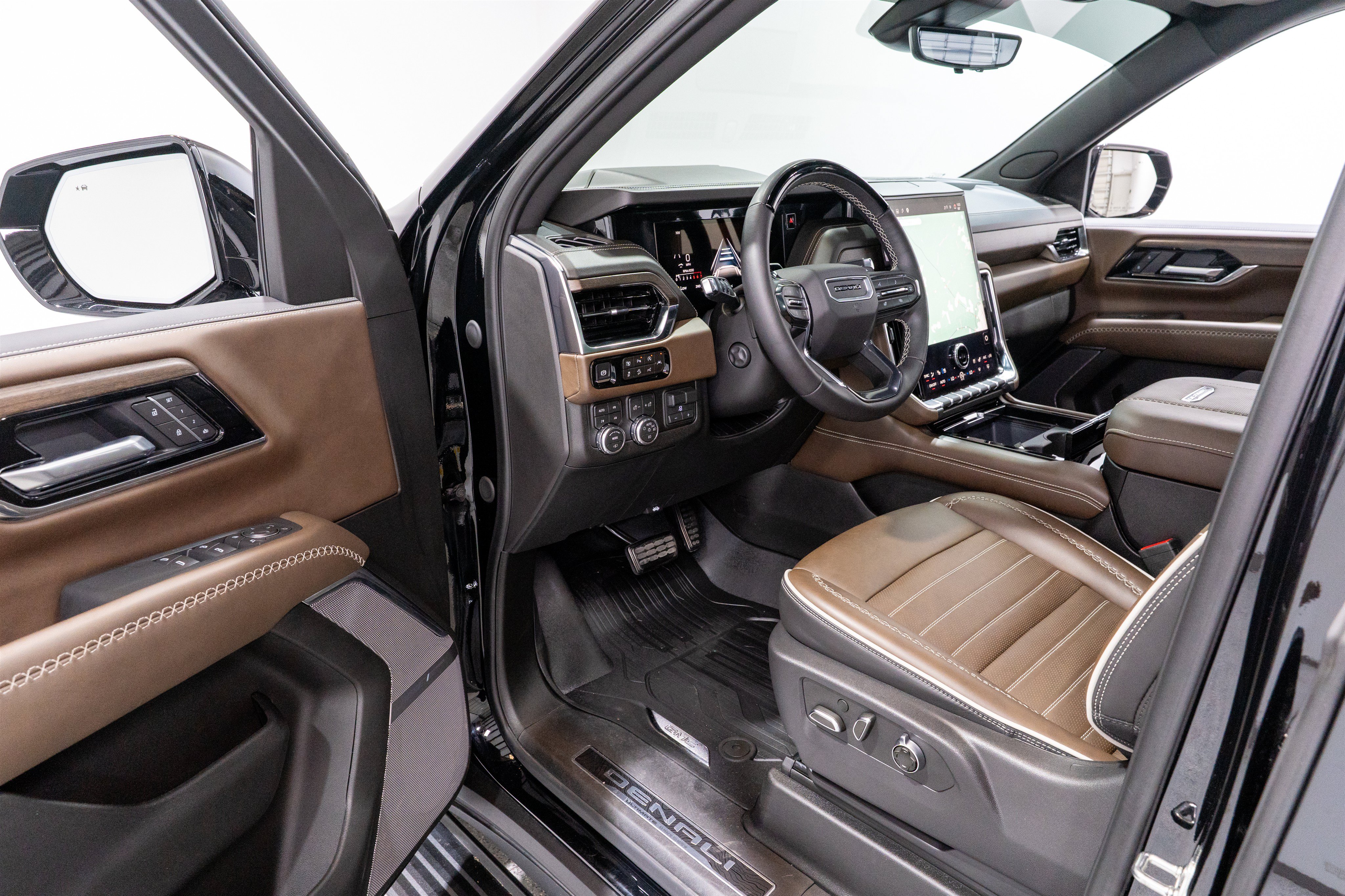 Used 2026 GMC Yukon Denali Ultimate w/ LPO, Floor Liner Package AWD/4WD image 13