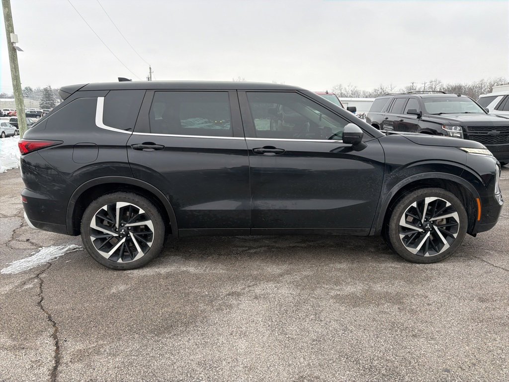 Used 2022 Mitsubishi Outlander SE image 4