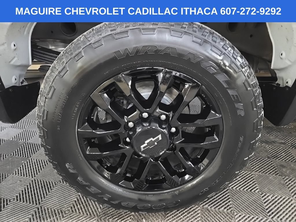 Used 2025 Chevrolet Silverado 2500 LT AWD/4WD image 13