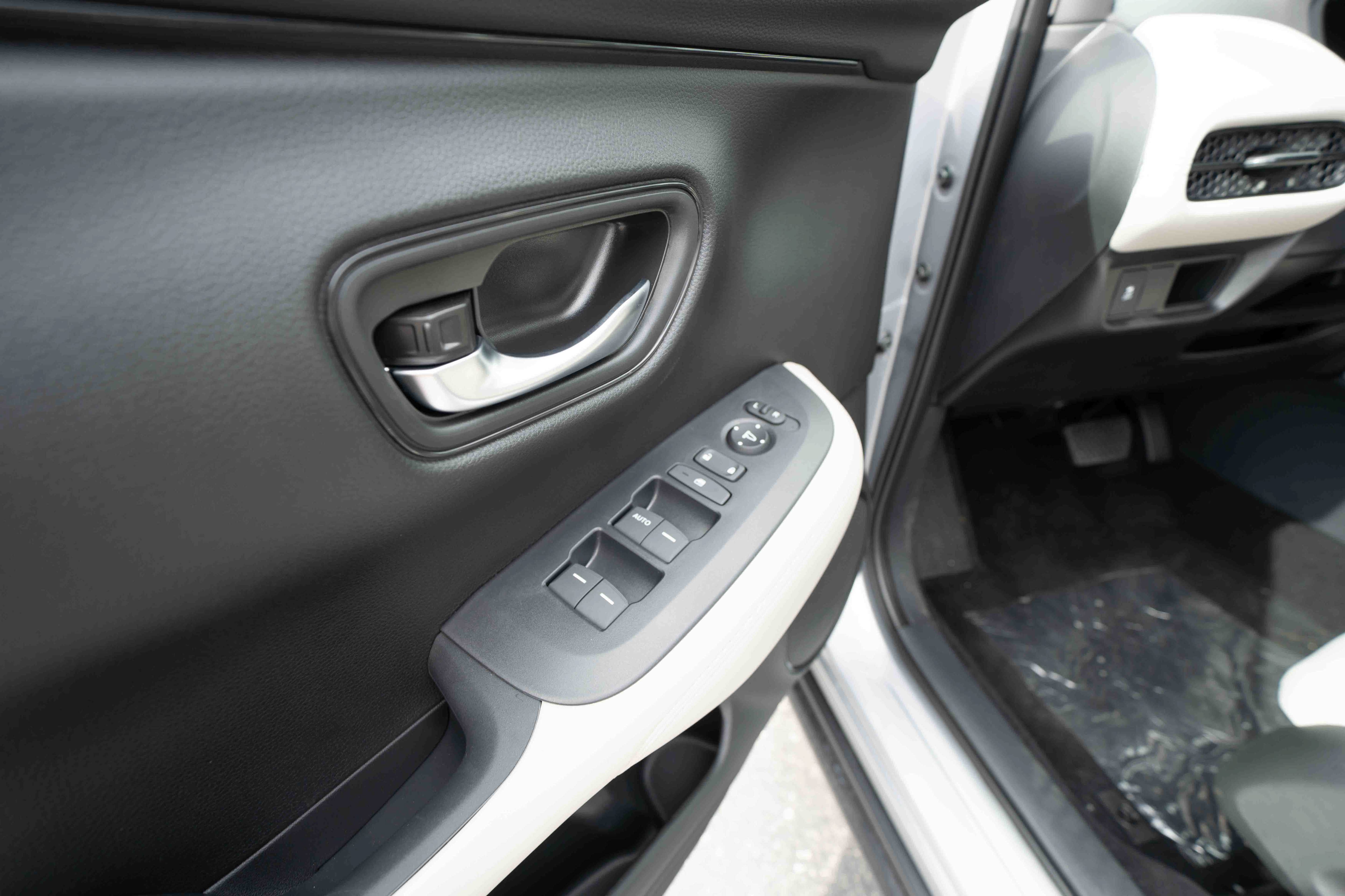 New 2027 Honda HR-V LX image 7