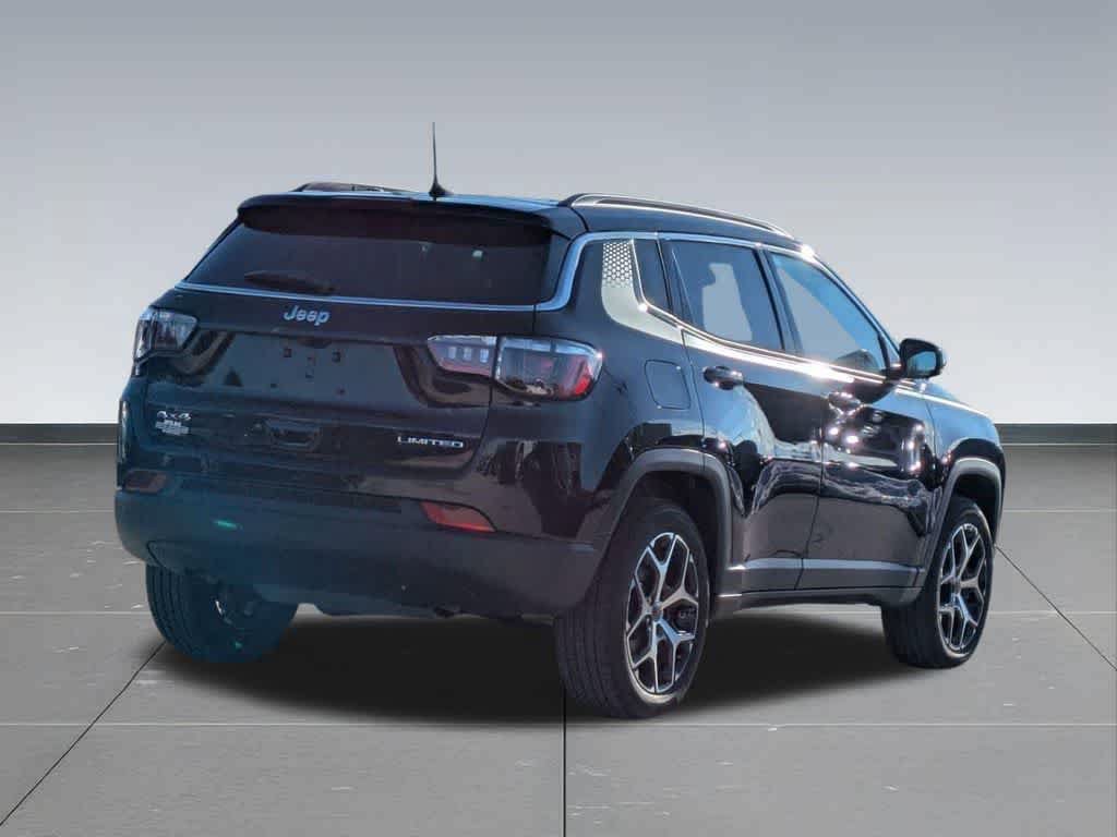 Used 2025 Jeep Compass Limited w/ Sun & Sound Group AWD/4WD image 6