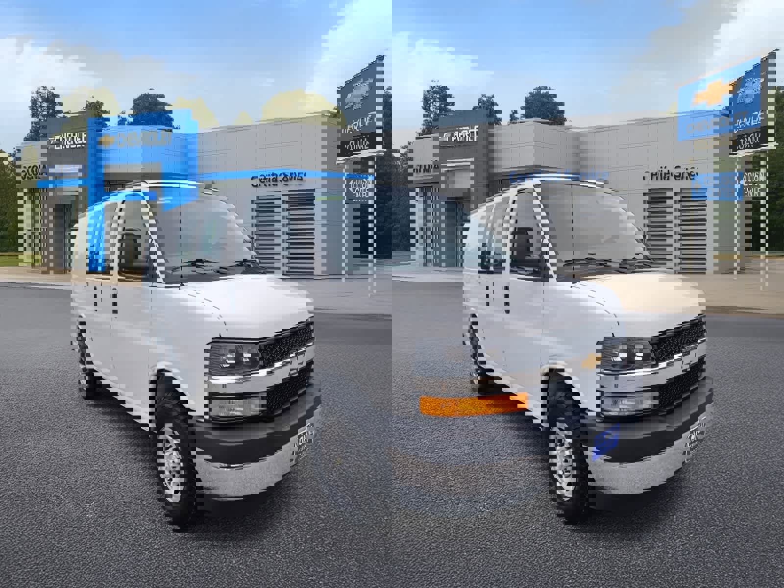 Used 2022 Chevrolet Express 2500 w/ Driver Convenience Package image 2