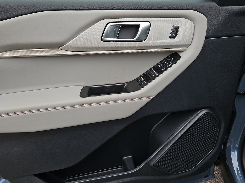 New 2026 Ford Explorer Active w/ Active Comfort Package RWD image 21