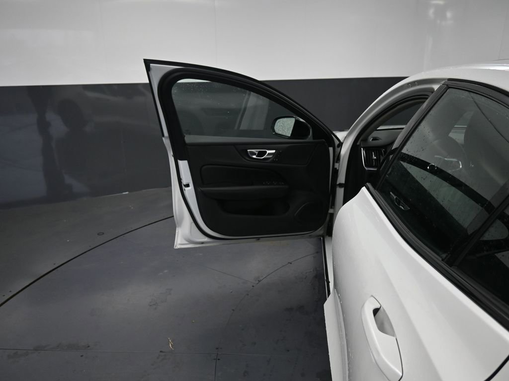 Used 2024 Volvo S60 B5 Core image 25