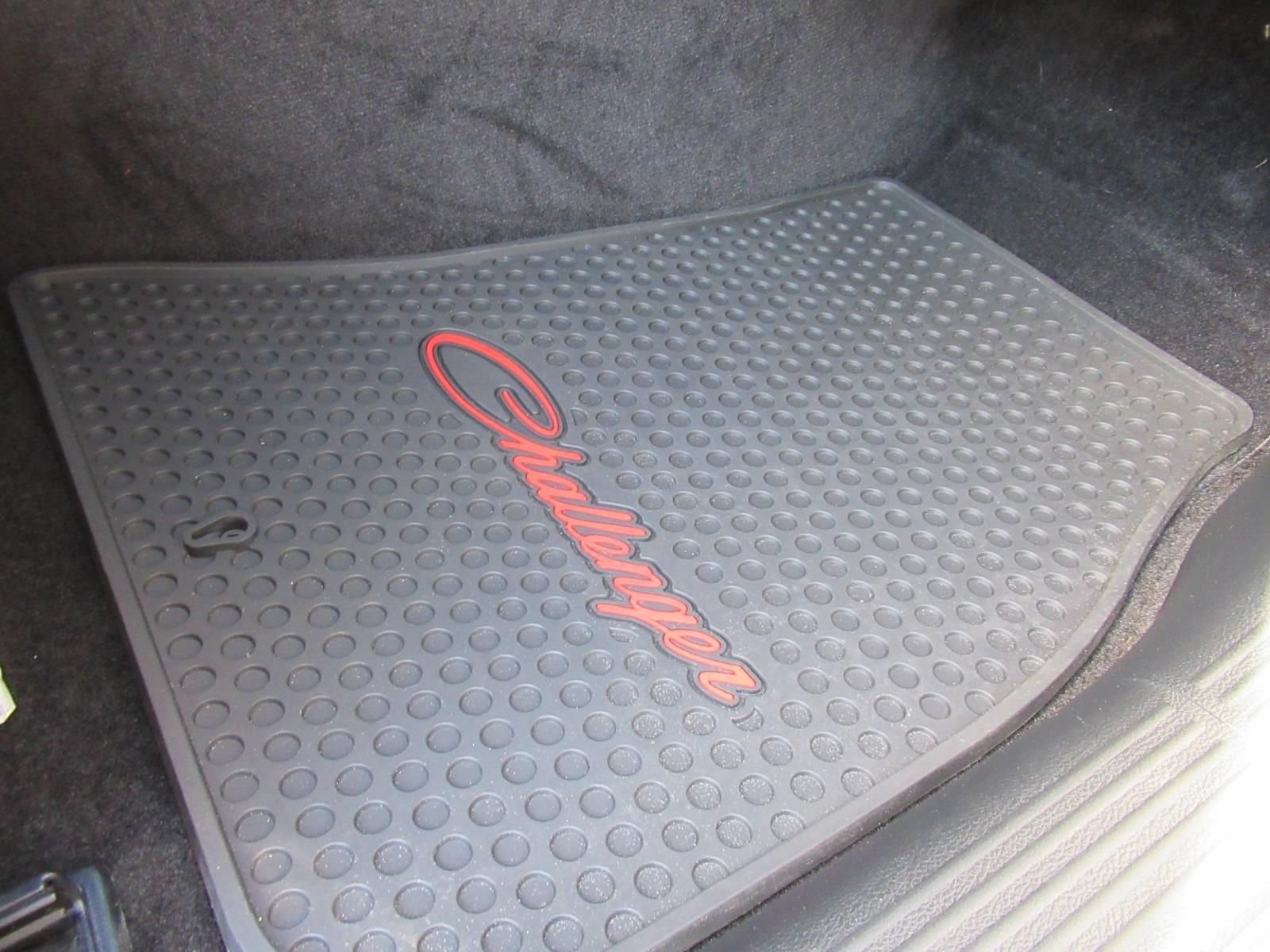 Used 2015 Dodge Challenger R/T Scat Pack w/ Leather Interior Group RWD image 33