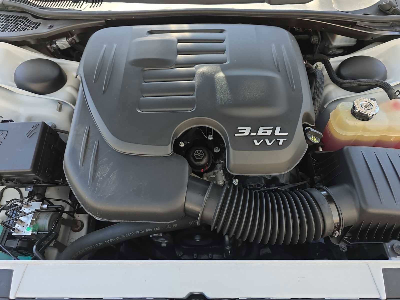 Used 2022 Dodge Challenger SXT image 12