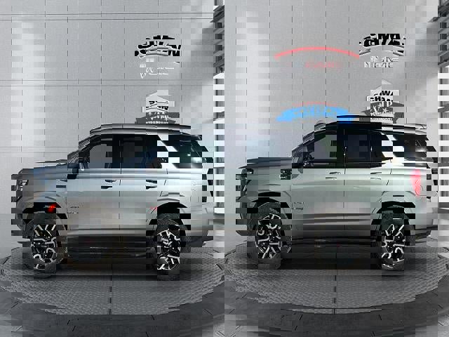 Used 2024 GMC Yukon AT4 w/ Technology Package image 6