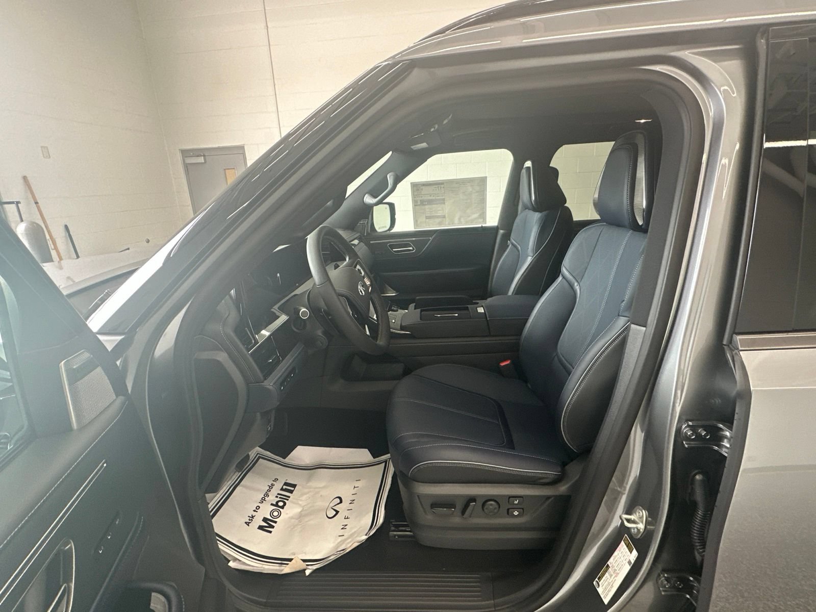 New 2027 INFINITI QX80 Sensory w/ Sport Exterior Package AWD/4WD image 9