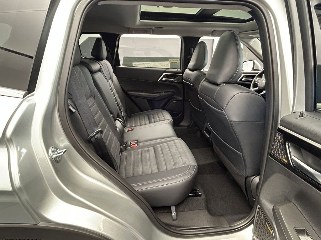 New 2026 Mitsubishi Outlander SE FWD image 36