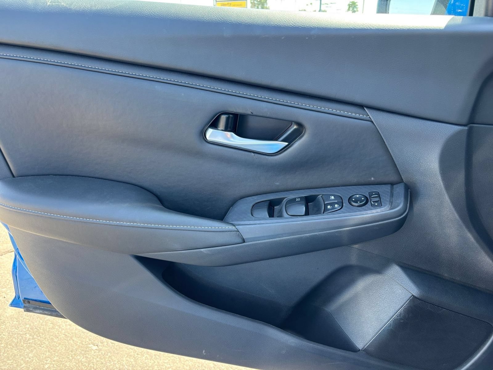 Used 2025 Nissan Sentra SV FWD image 15