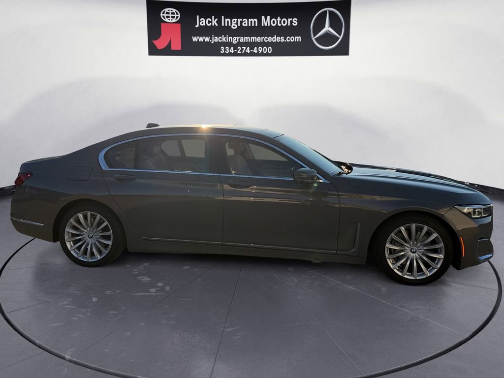 Used 2022 BMW 740i w/ Premium Package image 6
